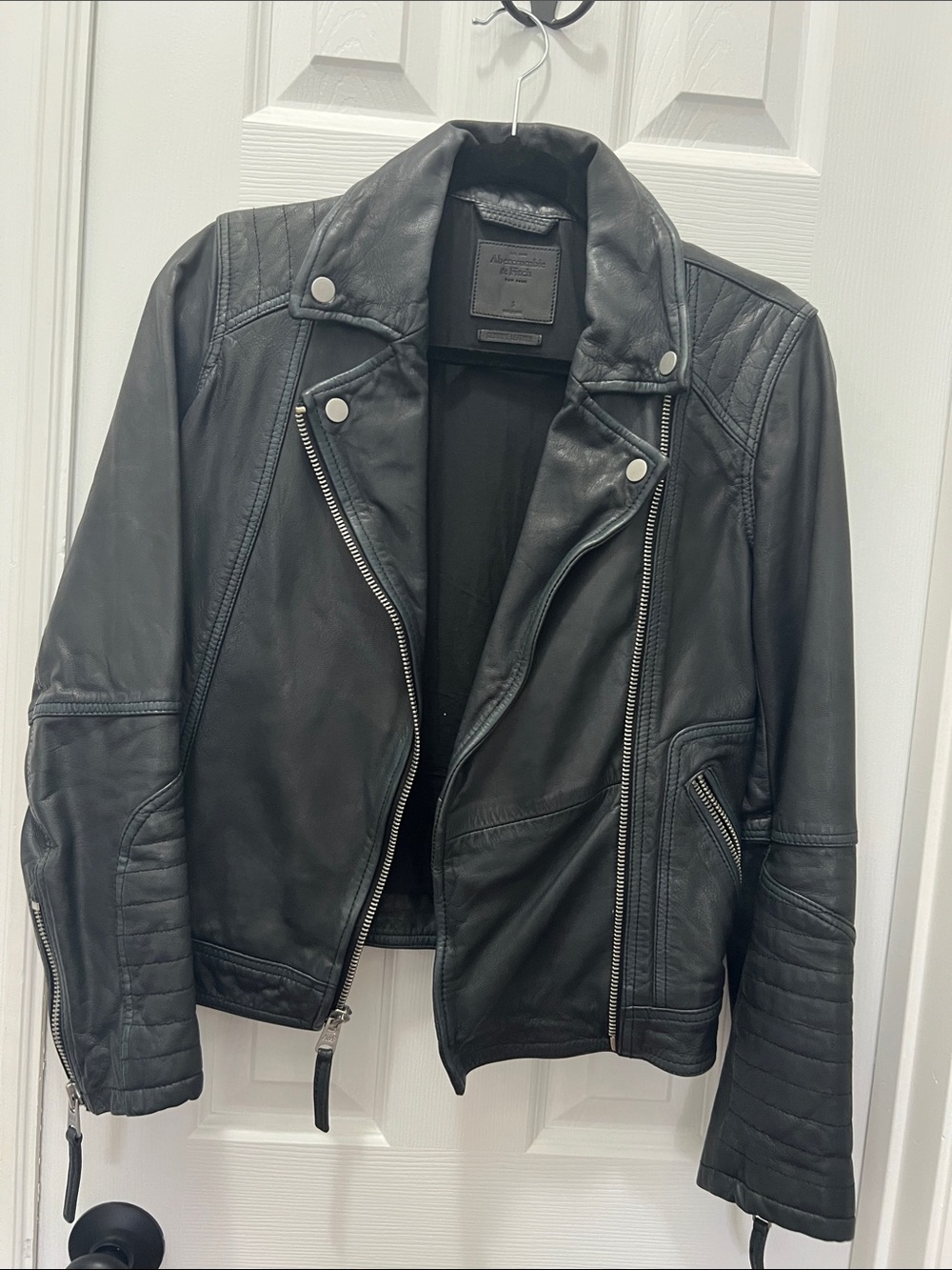 EUC Abercrombie and Fitch Genuine leather jacket Small